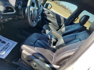 2024 Chrysler Pacifica Hybrid Hybrid S Appearance Pkg