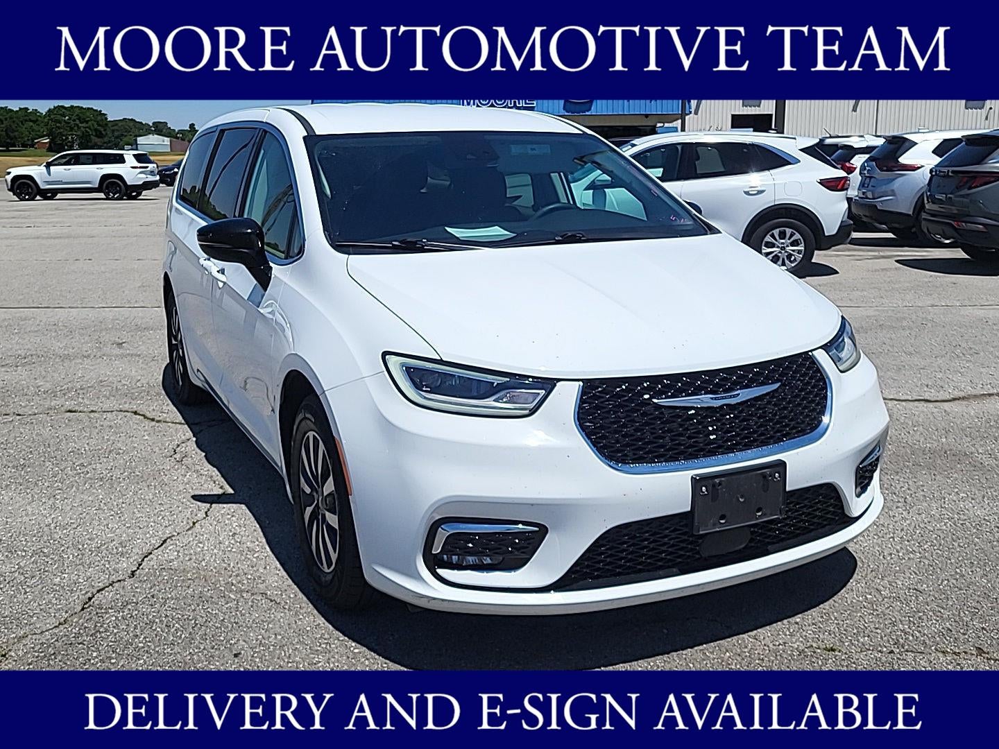 2024 Chrysler Pacifica Hybrid Select