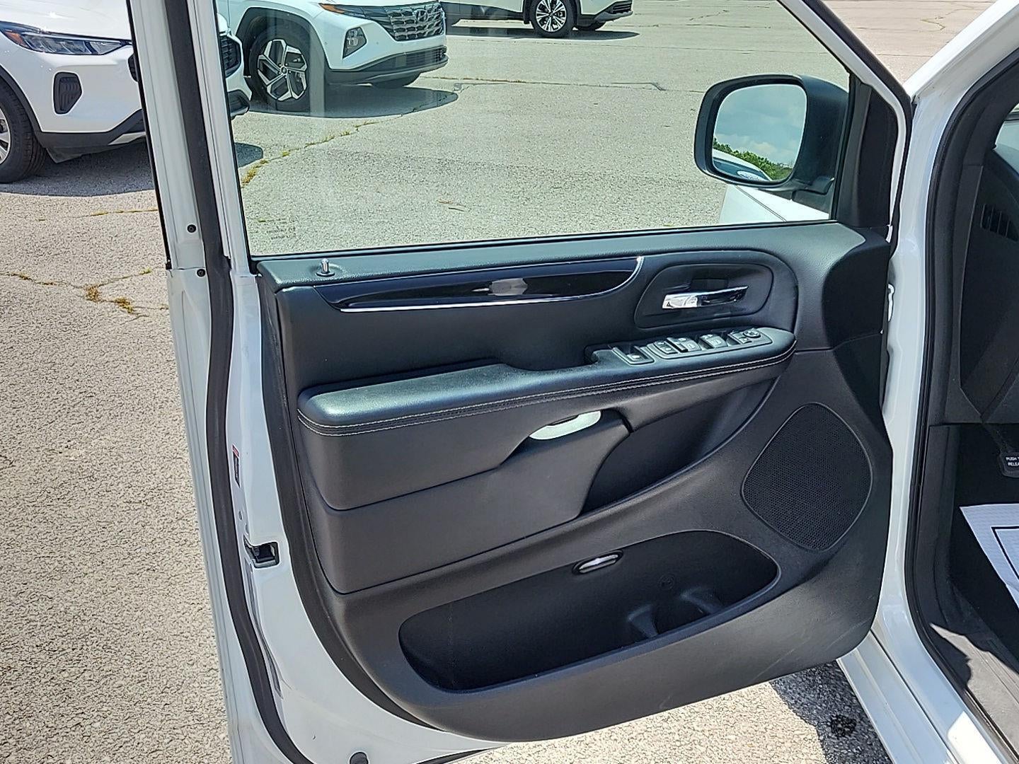 2019 Dodge Grand Caravan SE Plus