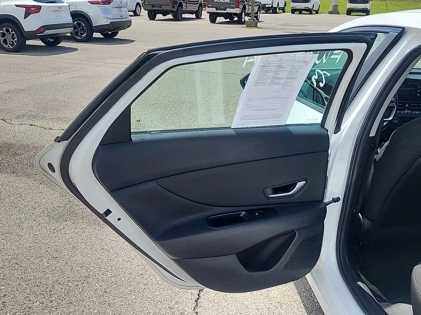 2023 Hyundai ELANTRA SEL