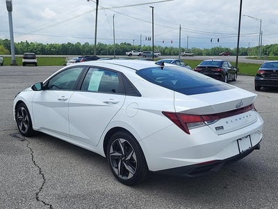 2023 Hyundai ELANTRA SEL