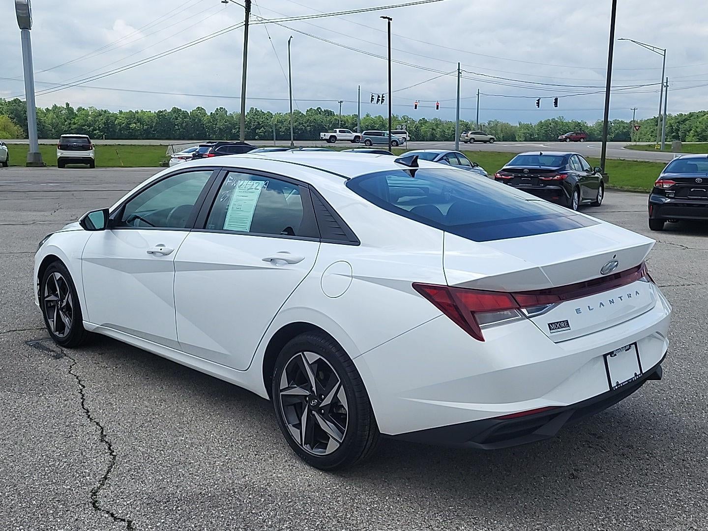2023 Hyundai ELANTRA SEL
