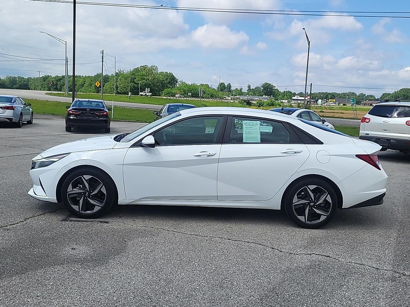2023 Hyundai ELANTRA SEL