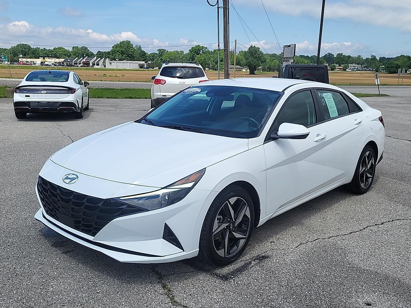 2023 Hyundai ELANTRA SEL
