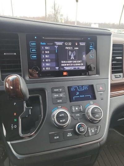 2016 Toyota Sienna Limited Premium 7-Passenger