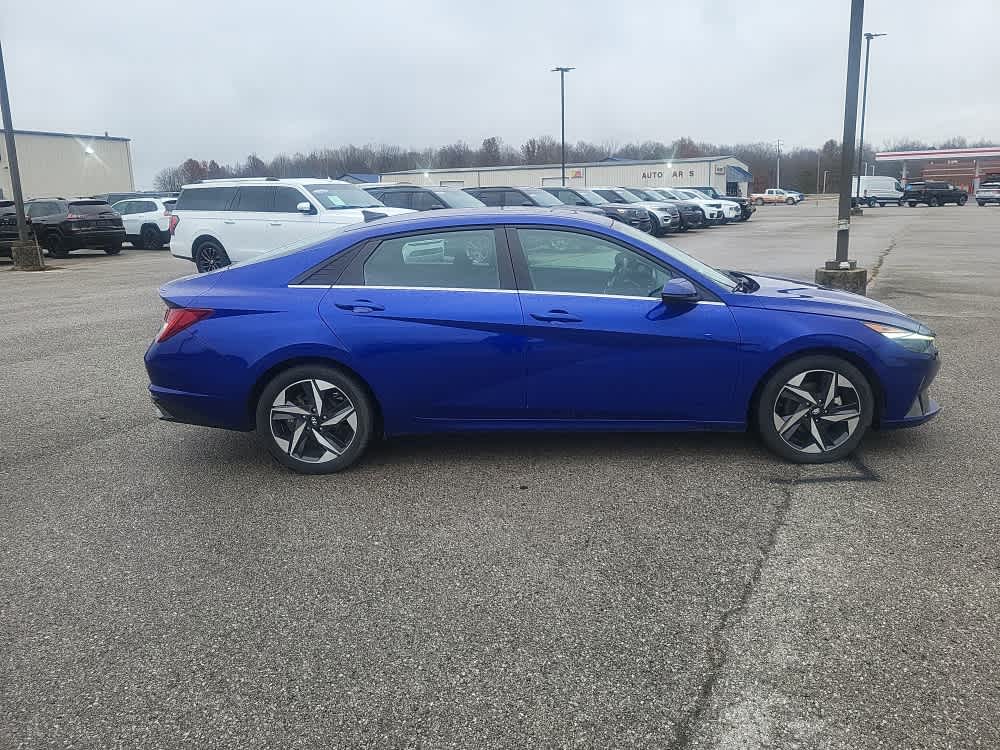 2022 Hyundai ELANTRA SEL