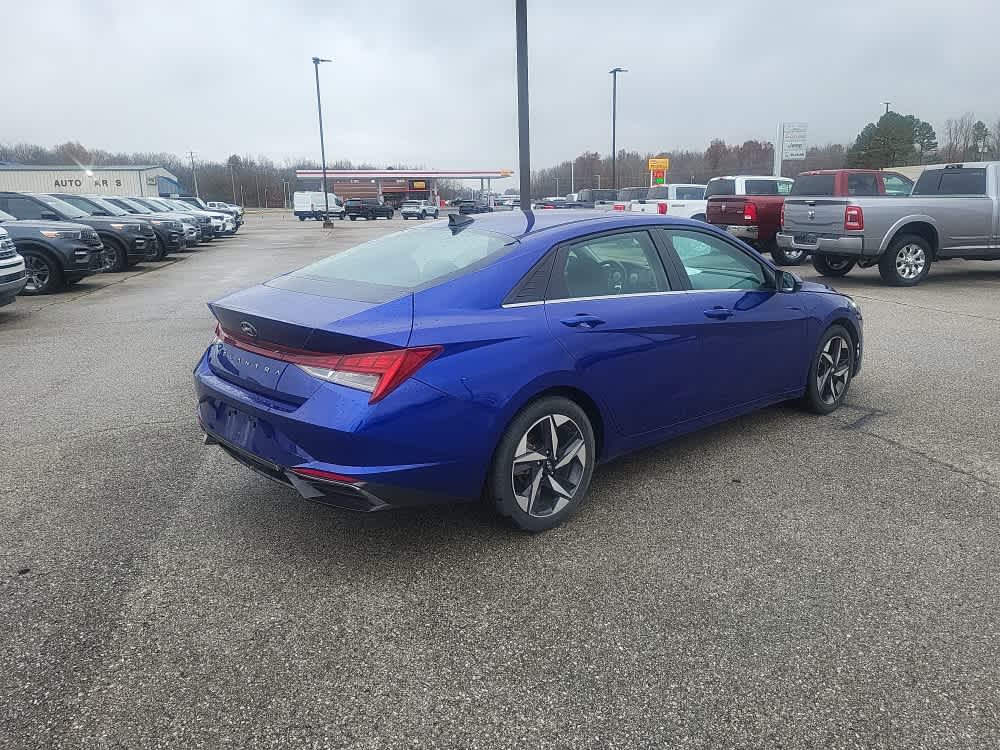 2022 Hyundai ELANTRA SEL