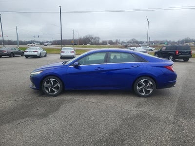 2022 Hyundai ELANTRA SEL