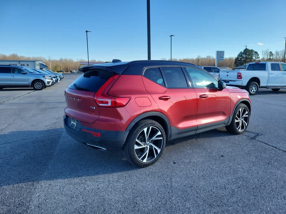 2020 Volvo XC40 R-Design