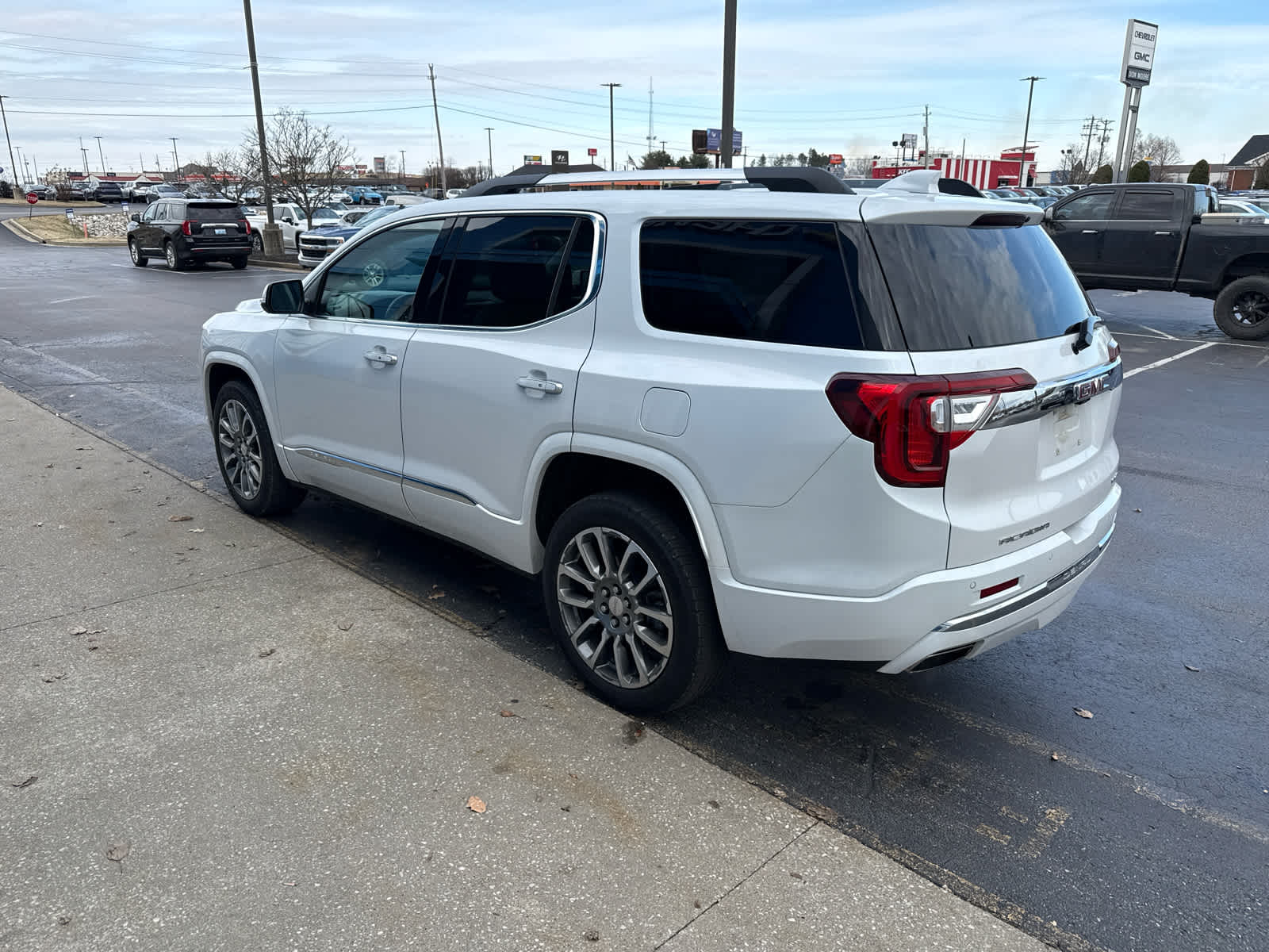 2023 GMC Acadia Denali