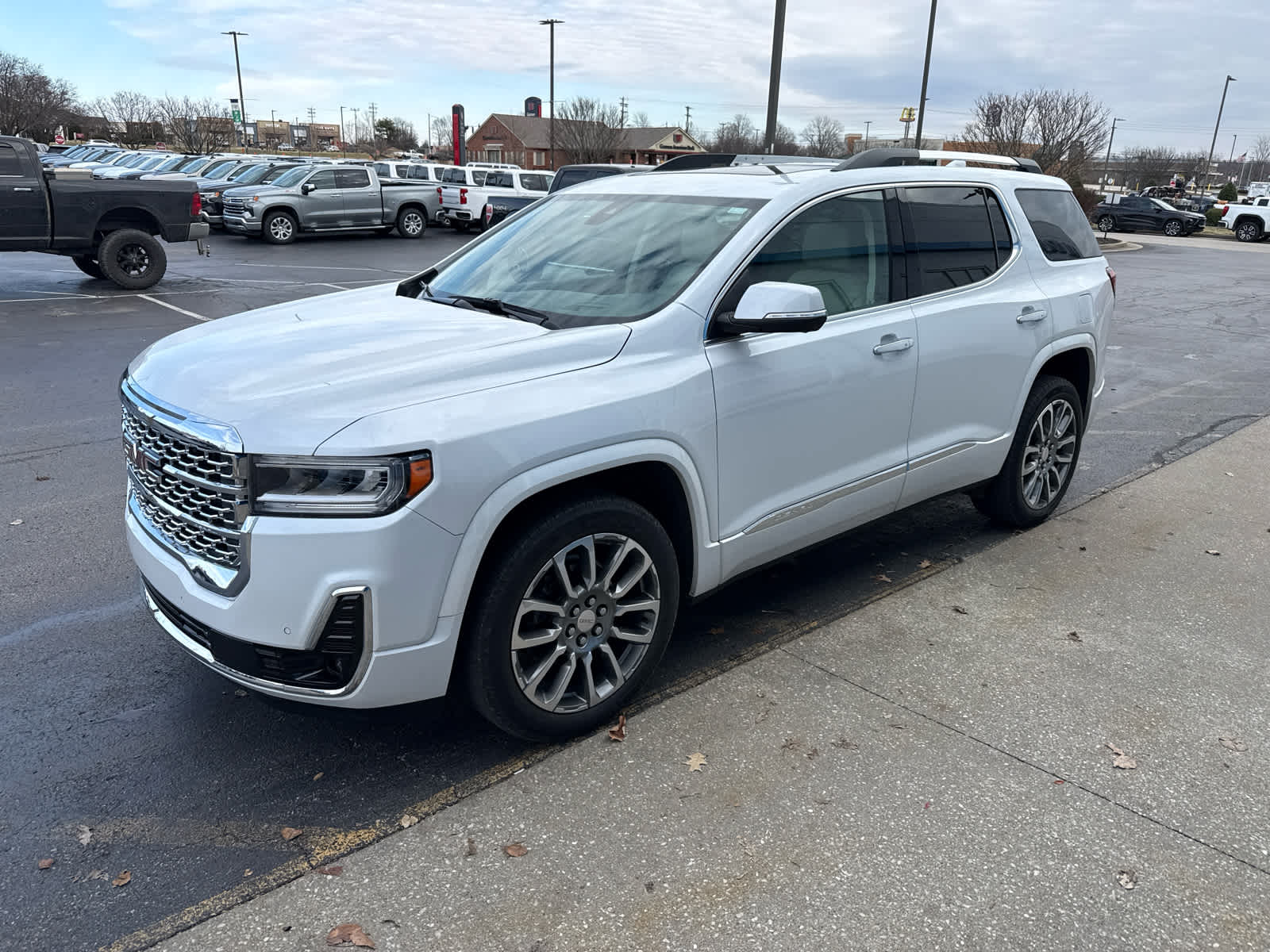 2023 GMC Acadia Denali