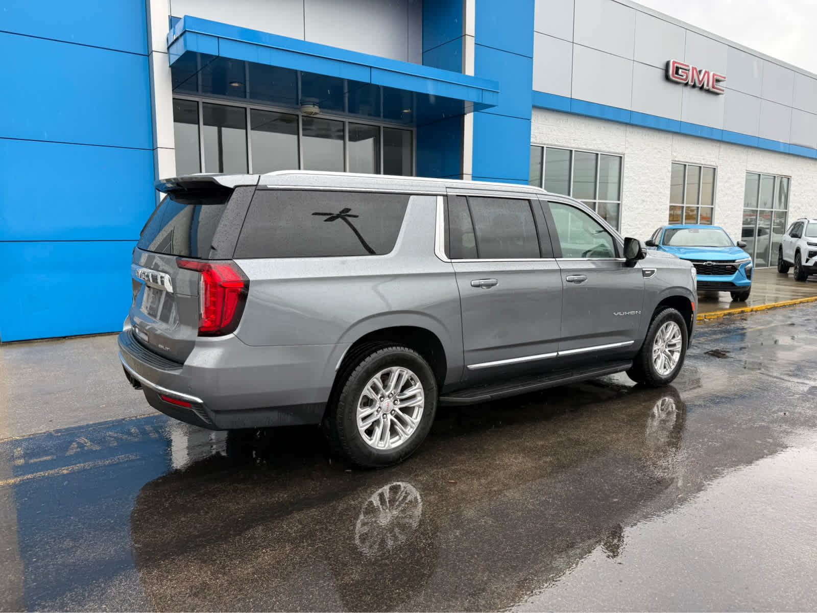 2022 GMC Yukon XL SLT