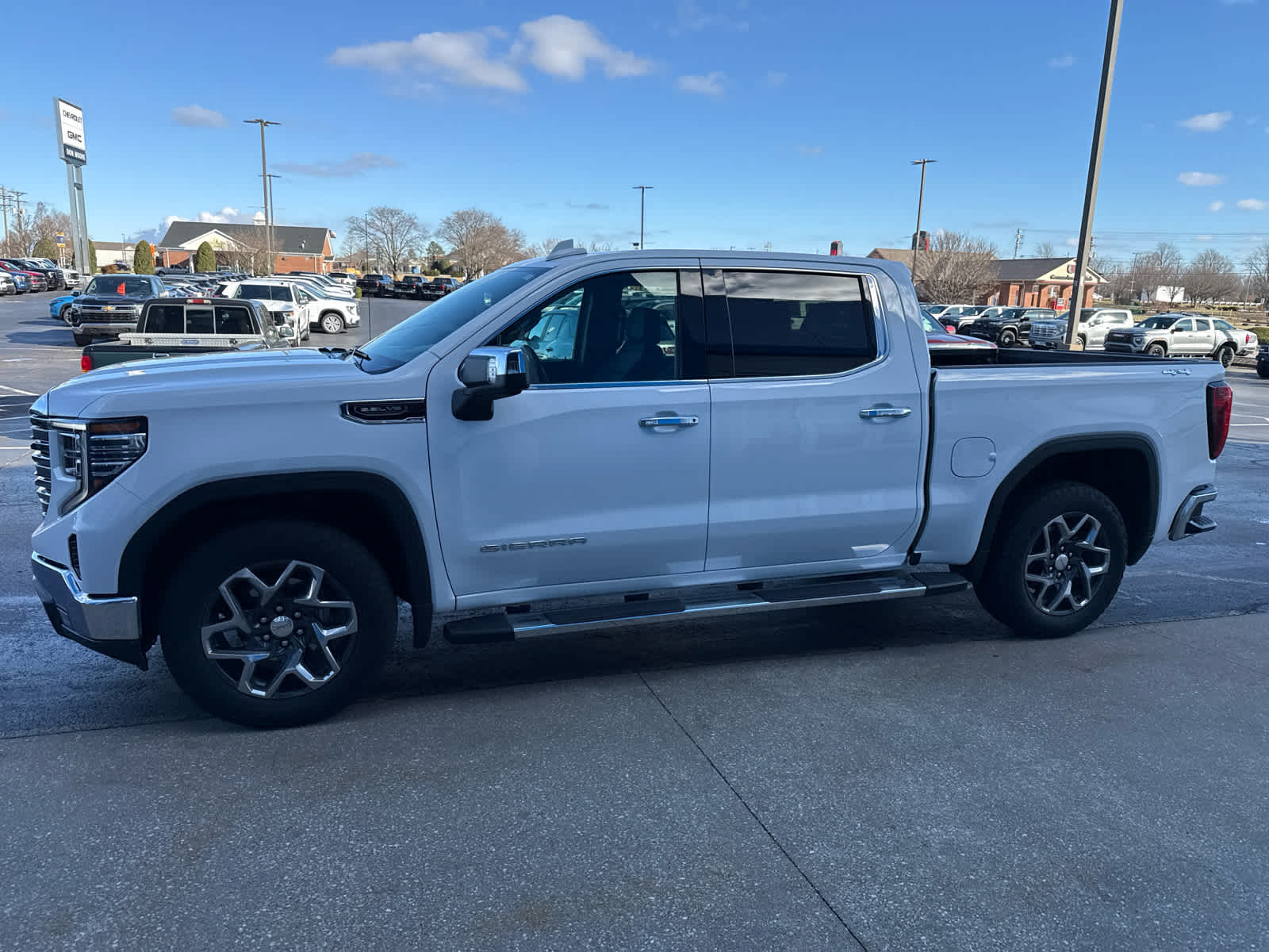 2024 GMC Sierra 1500 SLT