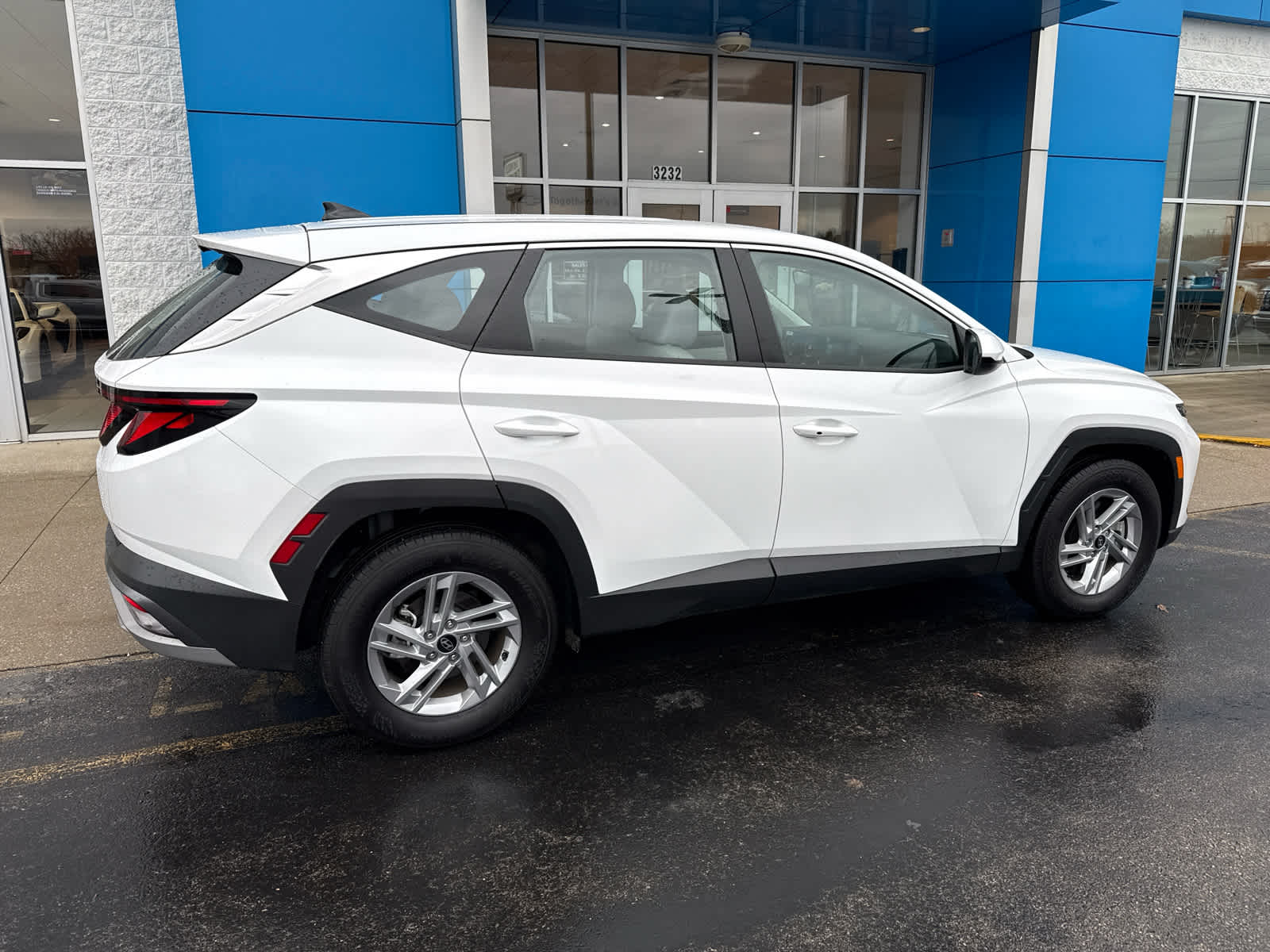 2025 Hyundai TUCSON SE