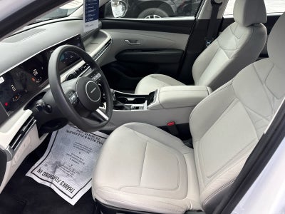 2025 Hyundai TUCSON SE