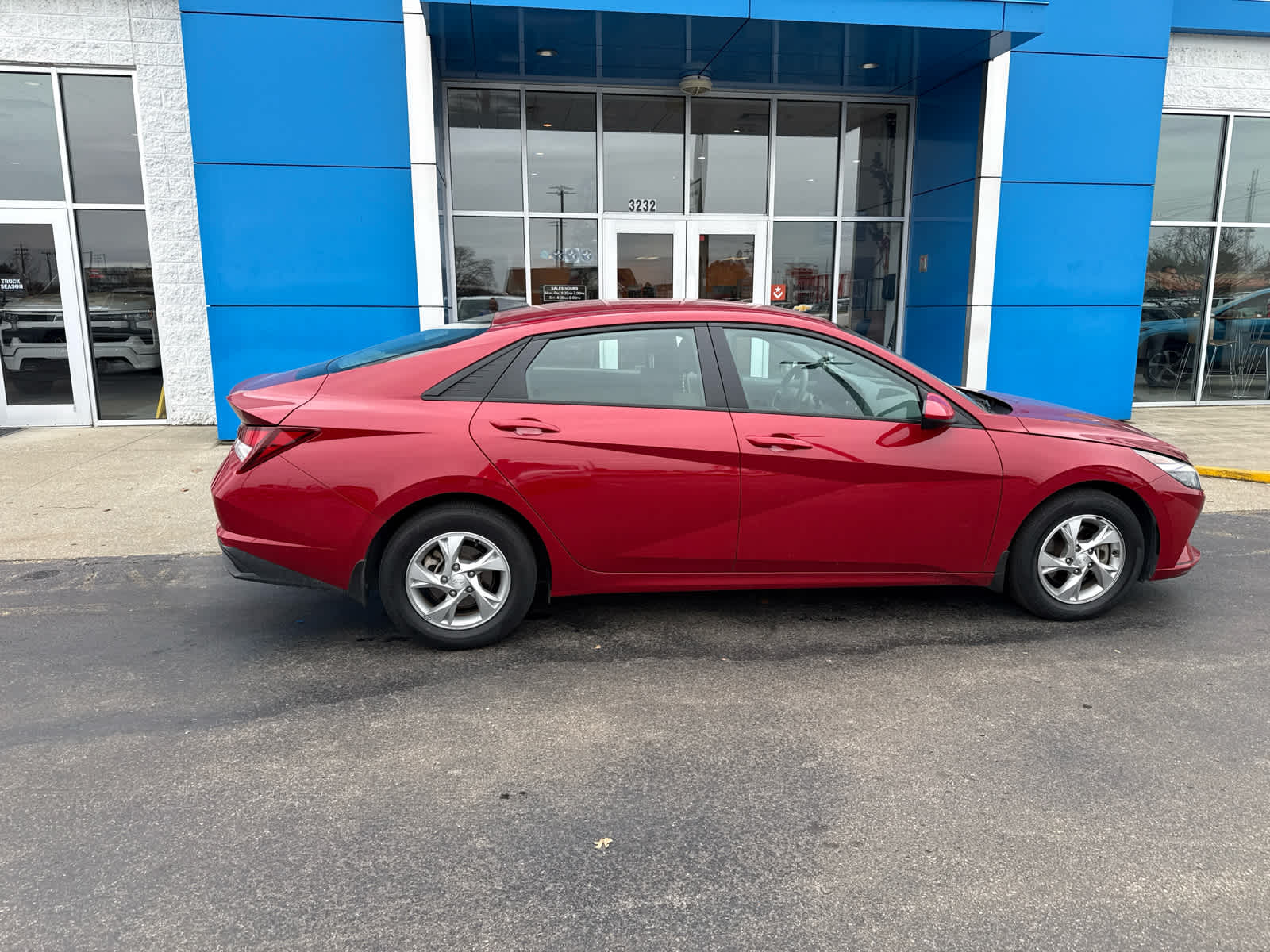 2023 Hyundai ELANTRA SE