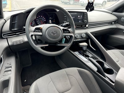 2023 Hyundai ELANTRA SE
