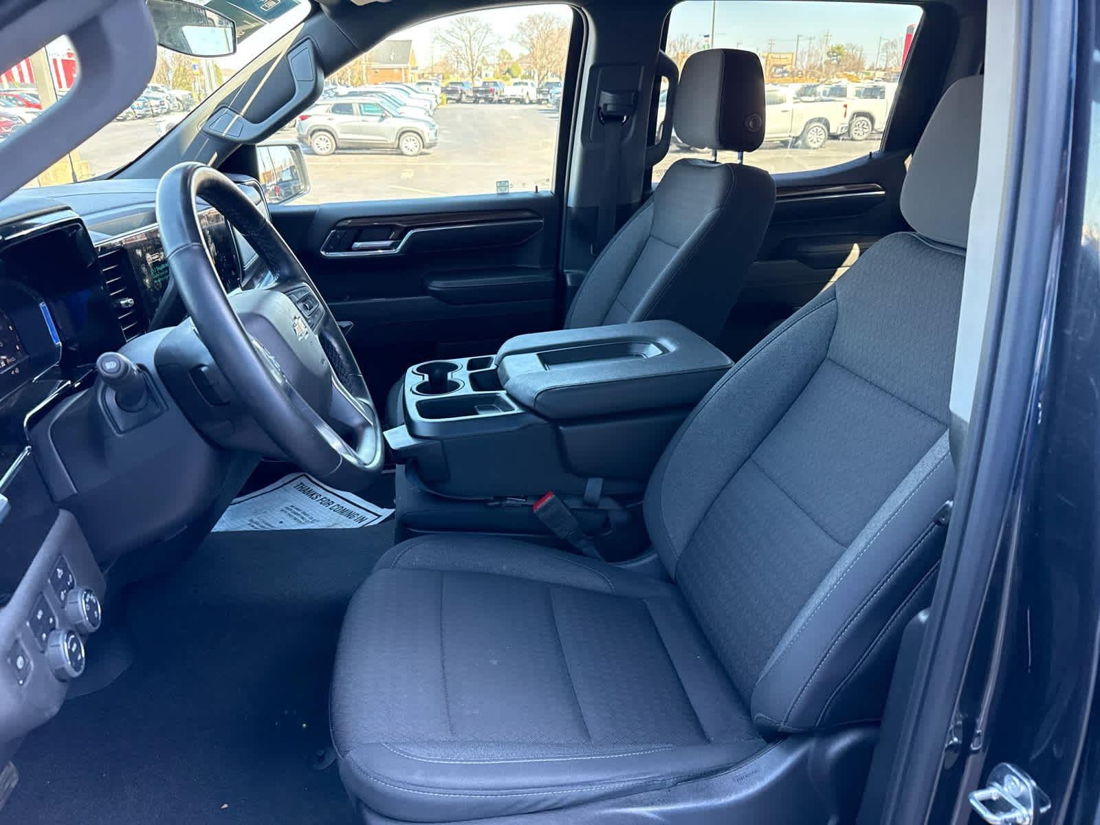 2024 Chevrolet Silverado 1500 LT (2FL)