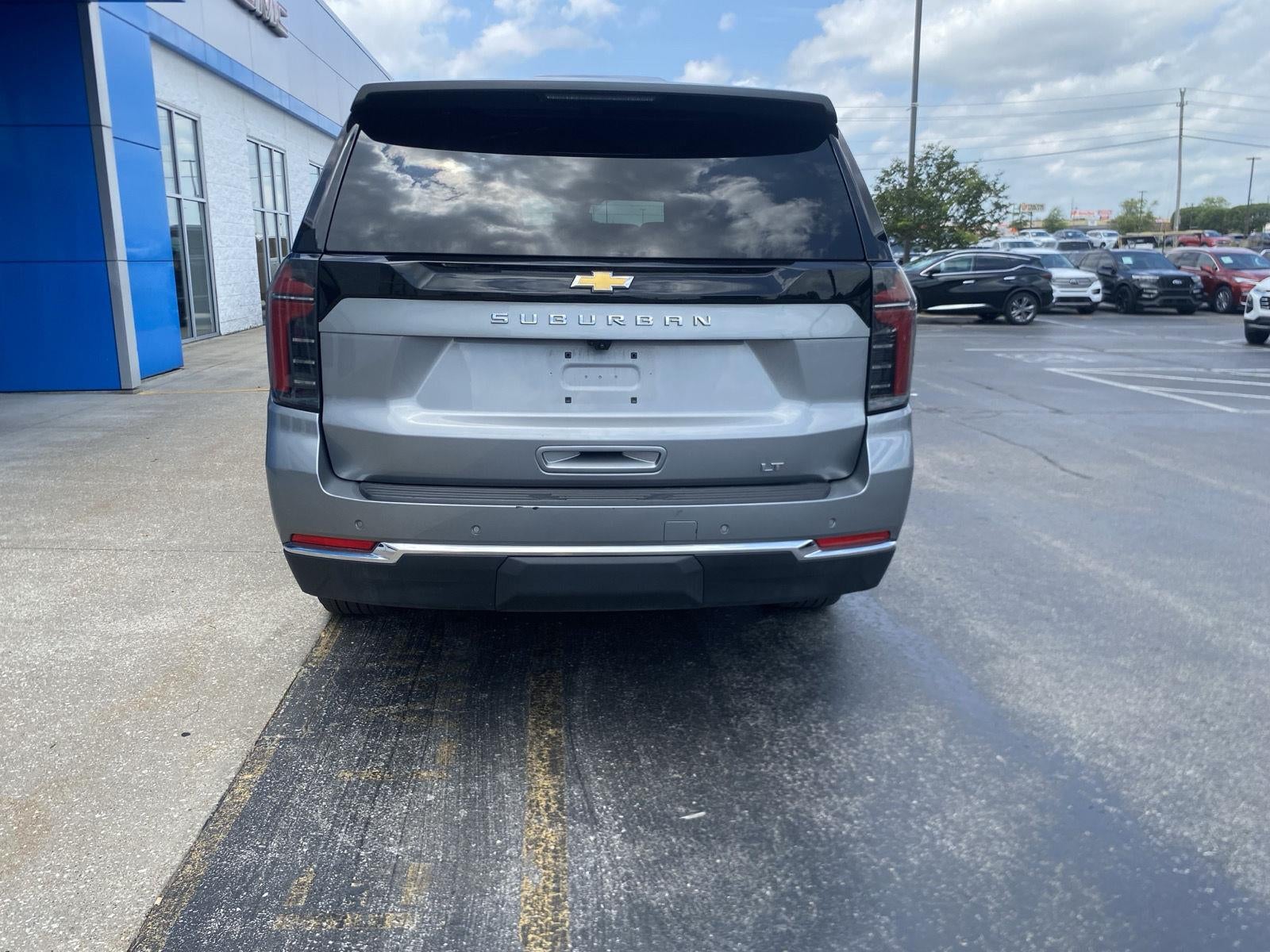 2025 Chevrolet Suburban LT
