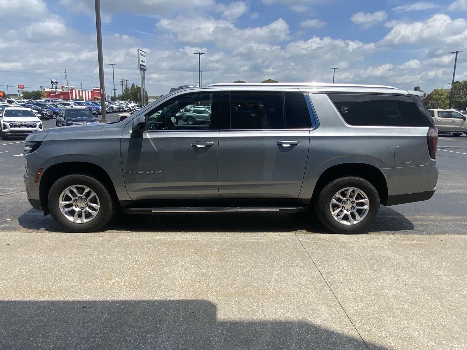 2025 Chevrolet Suburban LT