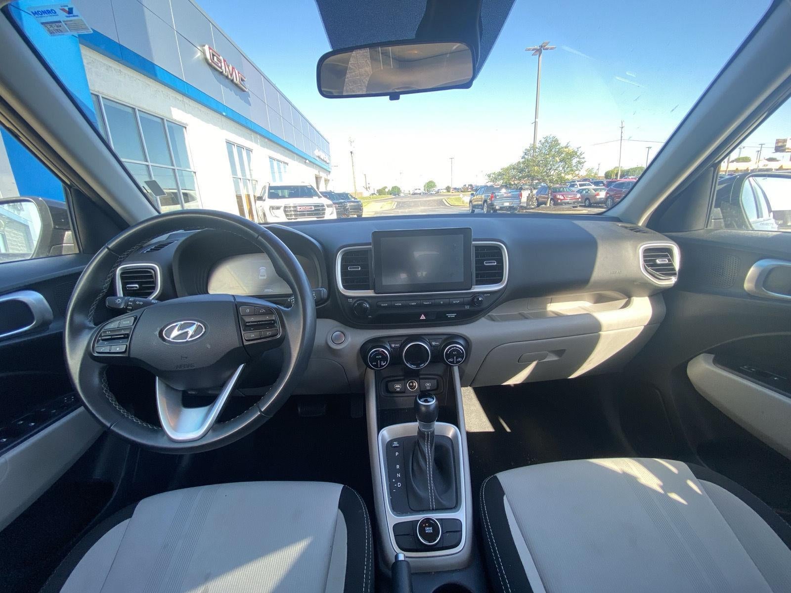2025 Hyundai VENUE SEL