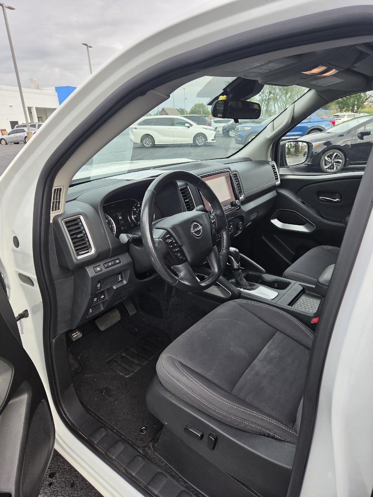 2023 Nissan Frontier SV