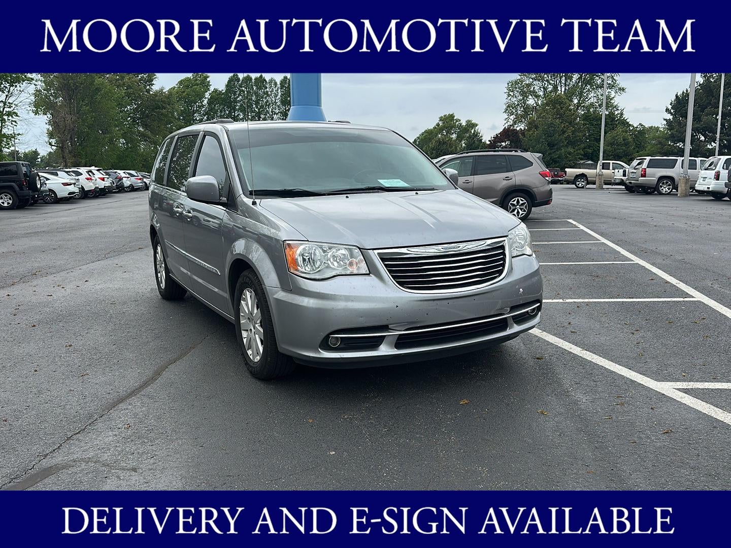 2016 Chrysler Town & Country Touring