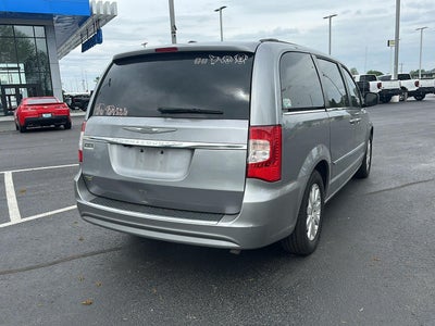 2016 Chrysler Town & Country Touring
