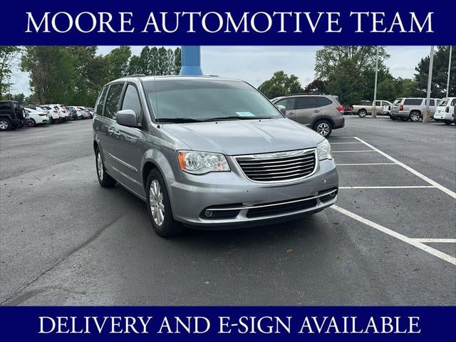 2016 Chrysler Town & Country Touring