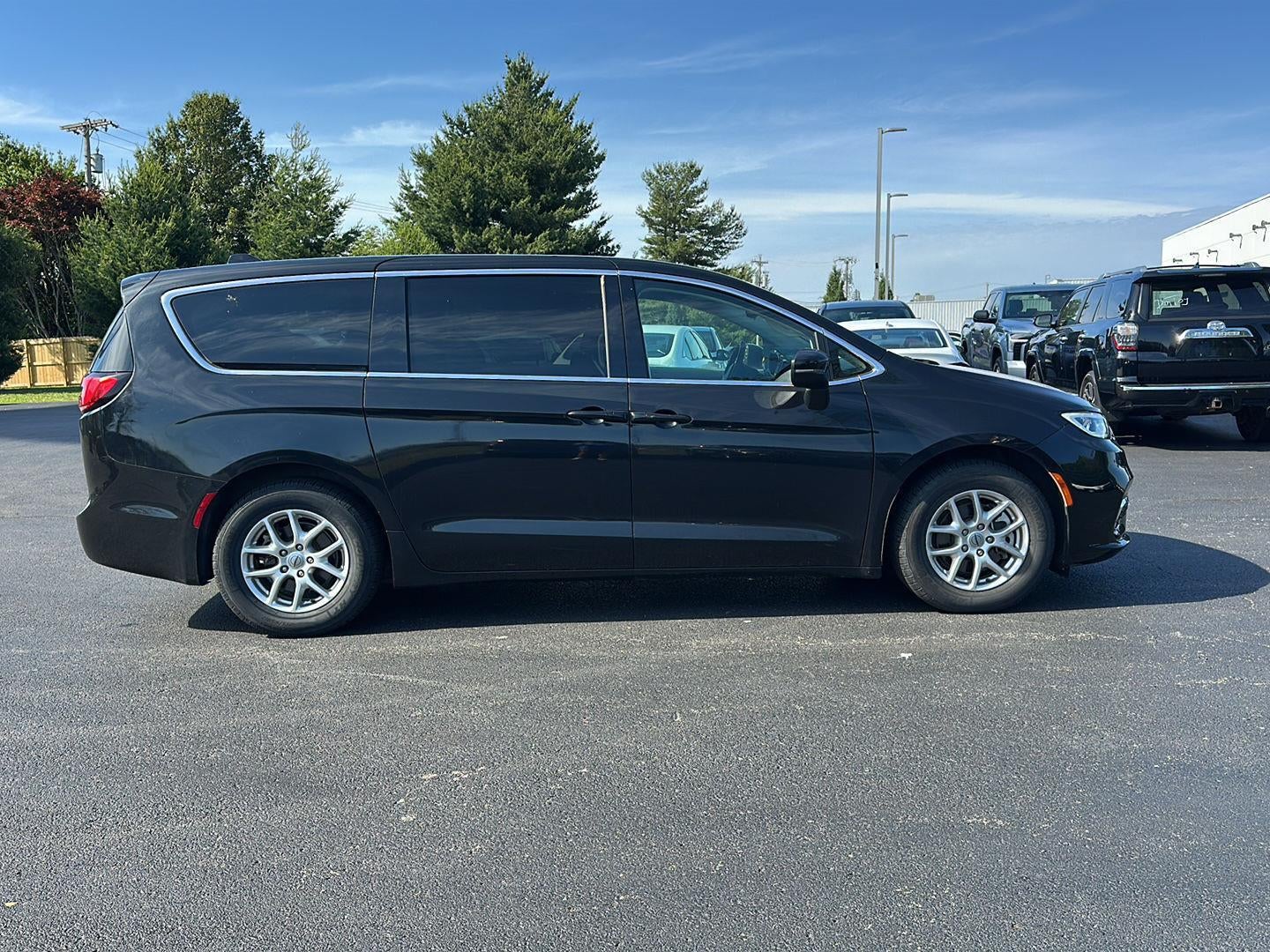 2023 Chrysler Pacifica Touring L