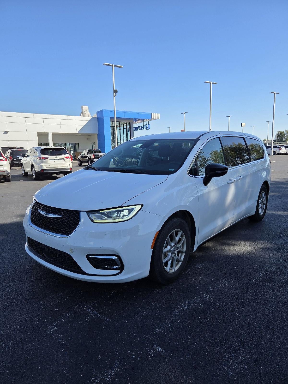 2024 Chrysler Pacifica Touring L