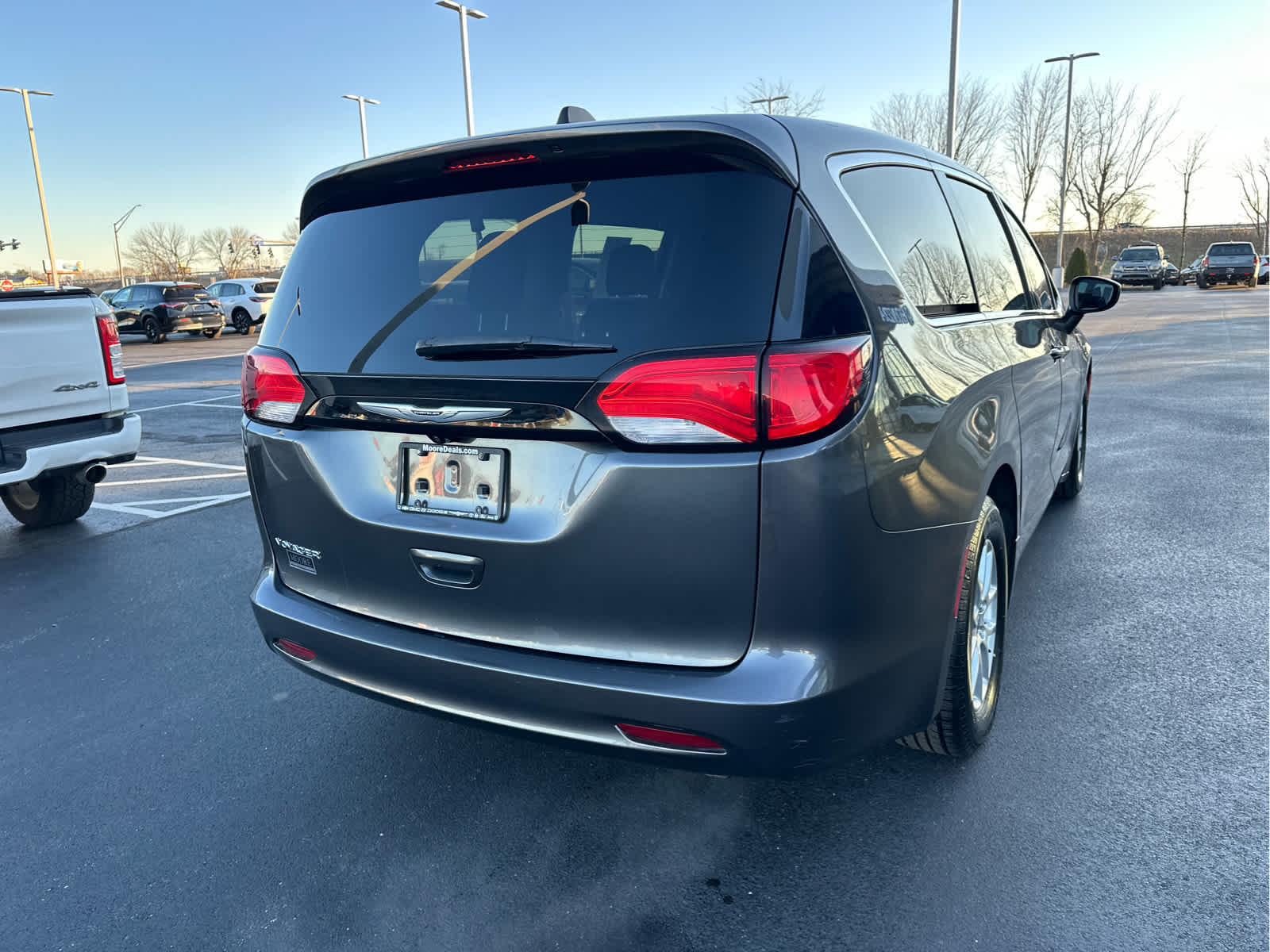 2023 Chrysler Voyager LX