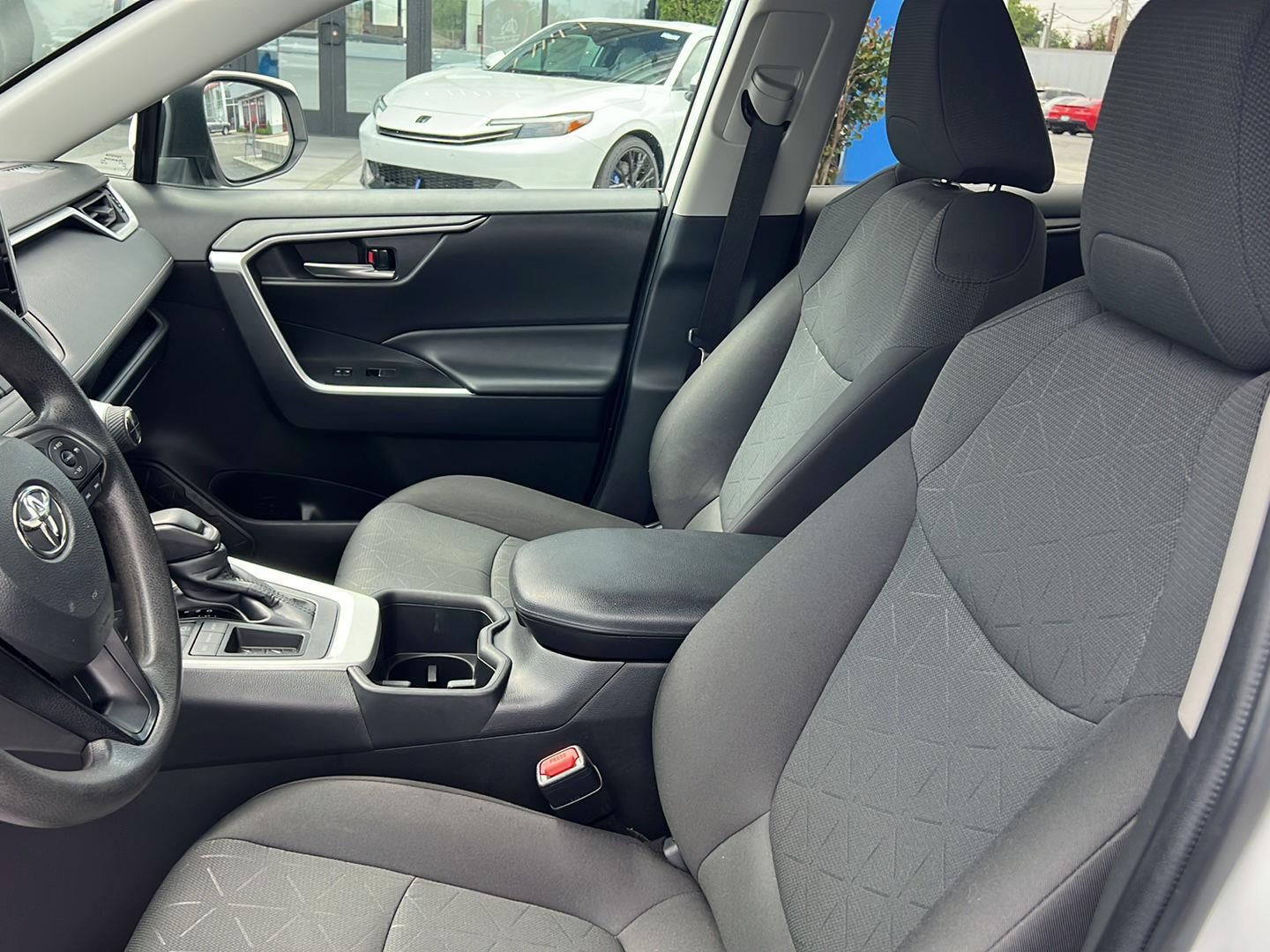 2024 TOYOTA TRUCK RAV4 XLE