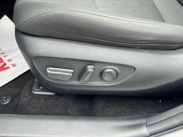 2024 TOYOTA TRUCK RAV4 XLE