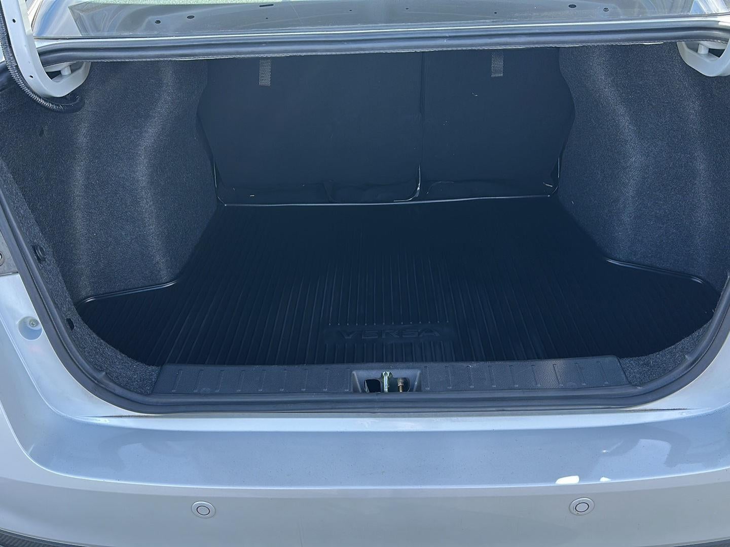 2023 Nissan VERSA SR