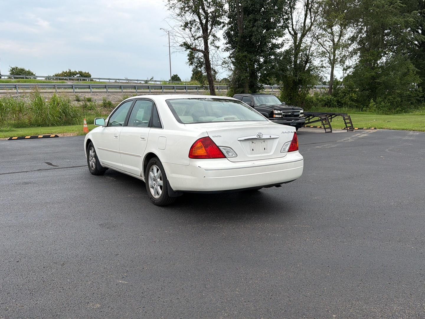 2002 Toyota AVALON XL