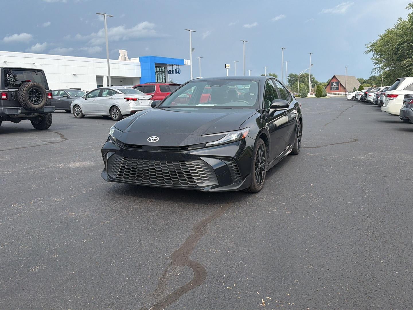 2025 Toyota Camry SE