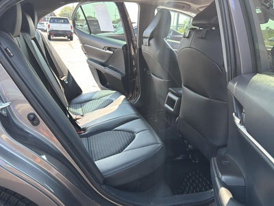 2022 Toyota Camry Hybrid SE