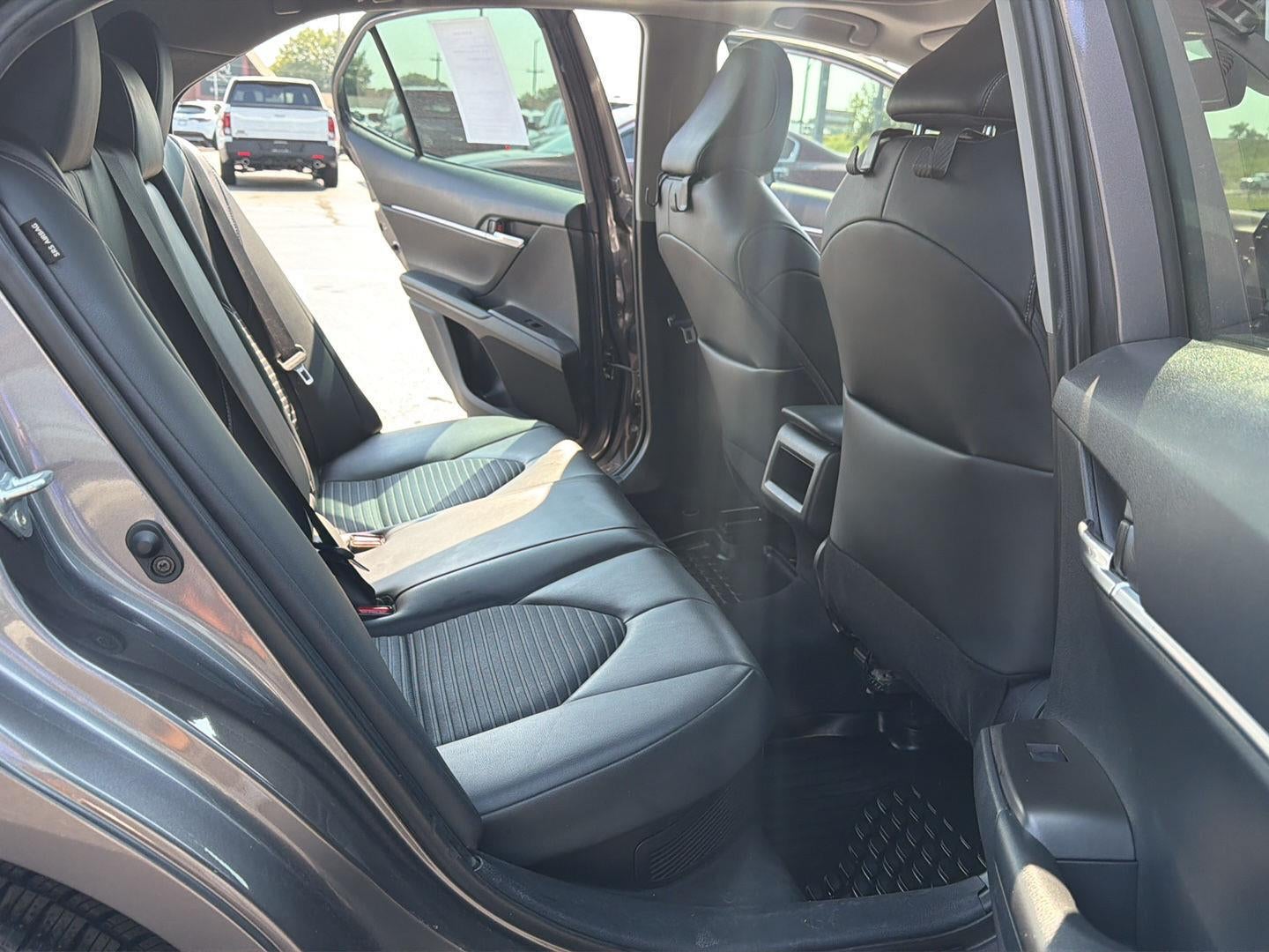 2022 Toyota Camry Hybrid SE