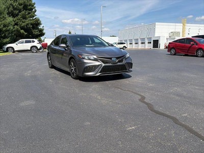 2022 Toyota Camry Hybrid SE