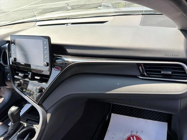 2022 Toyota Camry Hybrid SE