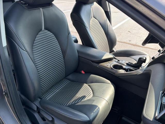 2022 Toyota Camry Hybrid SE