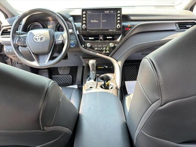2022 Toyota Camry Hybrid SE