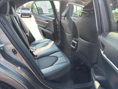 2022 Toyota Camry Hybrid SE