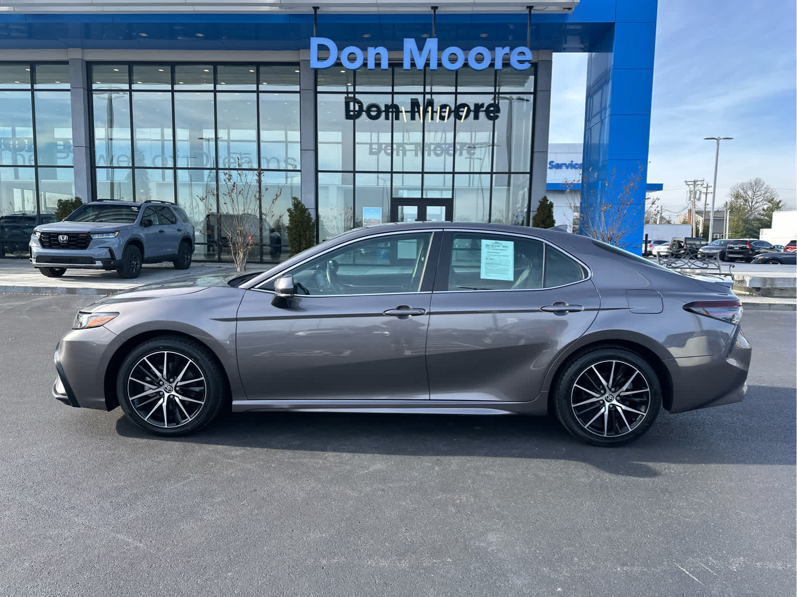 2024 Toyota Camry SE