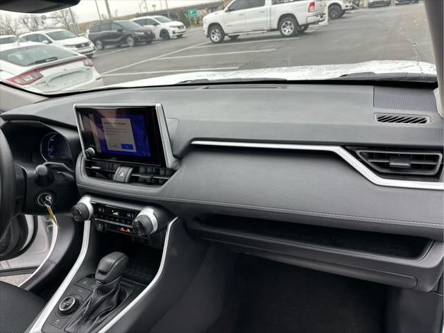 2025 Toyota RAV4 Hybrid LE