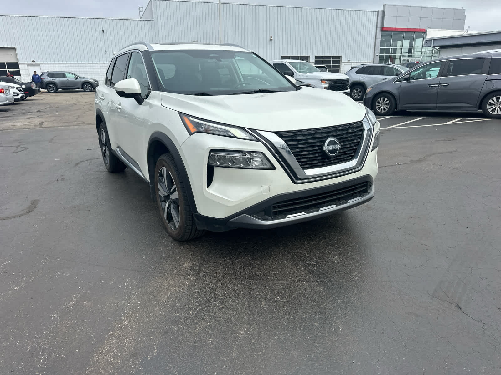 2023 Nissan Rogue SL