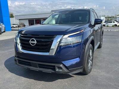 2025 Nissan Pathfinder SV