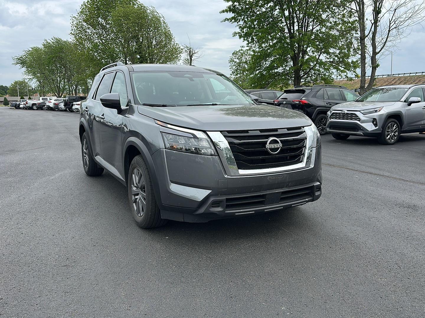 2024 Nissan Pathfinder SV