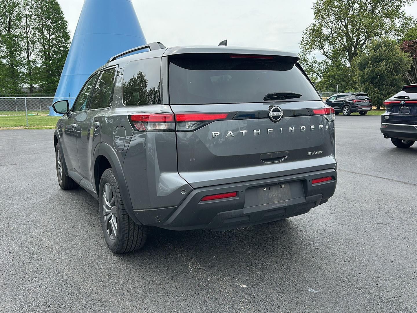 2024 Nissan Pathfinder SV